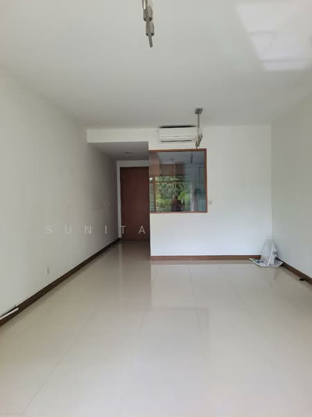 The Raintree, 89 Bukit Drive, 3 Bedrooms, 1,270 sqft, Condominium For Rent, by Sunita Gupta, 500062483 - Living room - PropertyGuru.com.sg