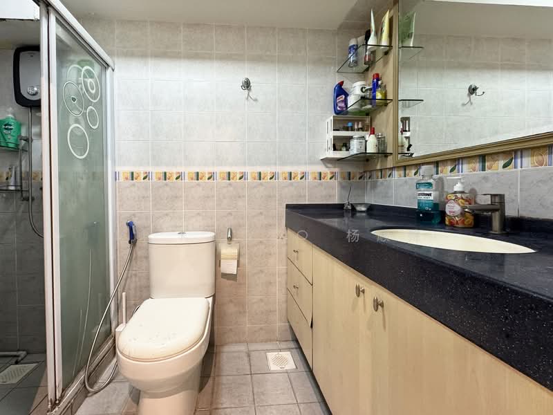 106D Punggol Field HDB Flat For Sale at S$ 680,000 | PropertyGuru Singapore - Bathroom