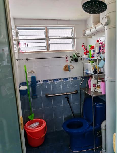 24 Marsiling Drive HDB Flat For Sale at S$ 398,000 | PropertyGuru Singapore - Bathroom
