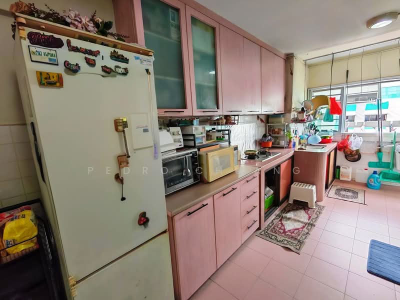 24 Marsiling Drive HDB Flat For Sale at S$ 398,000 | PropertyGuru Singapore - Kitchen