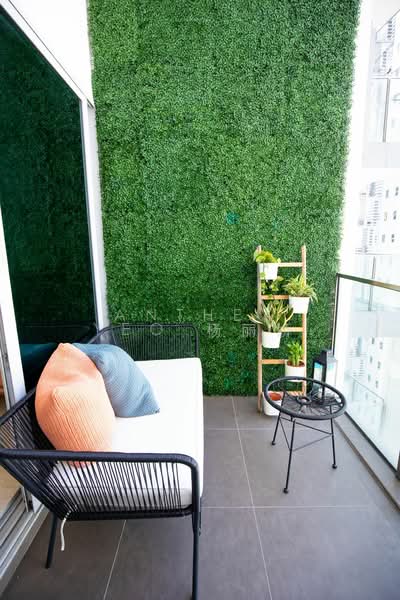 Eight Riversuites Condominium For Sale at S$ 2,150,000 | PropertyGuru Singapore - Balcony