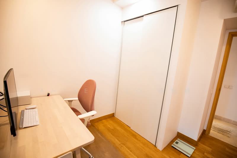 Eight Riversuites Condominium For Sale at S$ 2,150,000 | PropertyGuru Singapore - Study