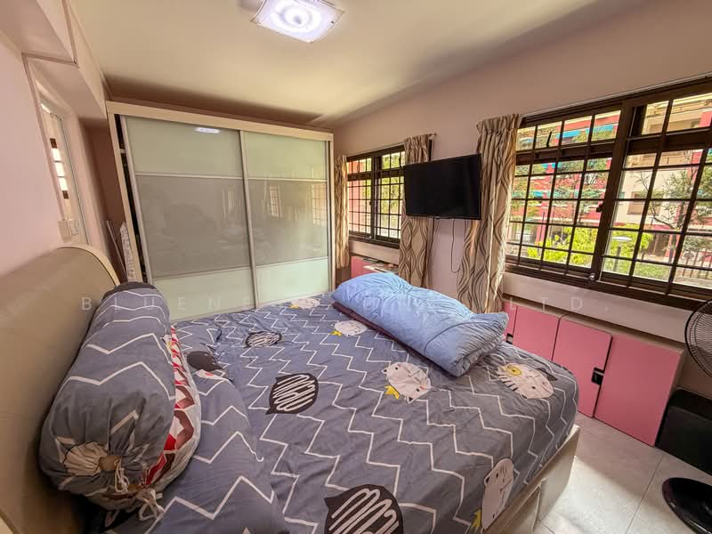 720 Tampines Street 72 HDB Flat For Sale at S$ 636,000 | PropertyGuru Singapore - Bedroom