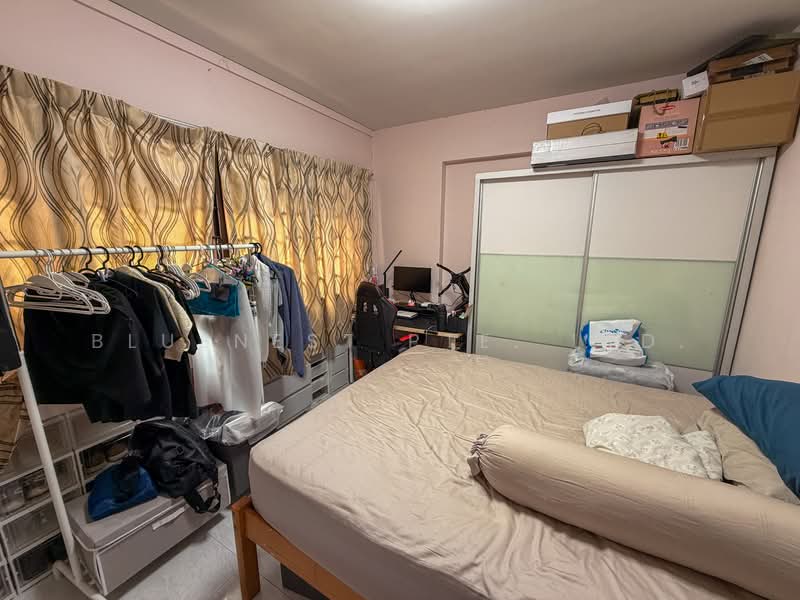 720 Tampines Street 72 HDB Flat For Sale at S$ 636,000 | PropertyGuru Singapore - Bedroom