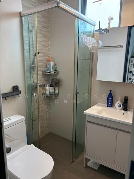 Springdale Condo Condominium For Sale at S$ 2,350,000 | PropertyGuru Singapore - Bathroom