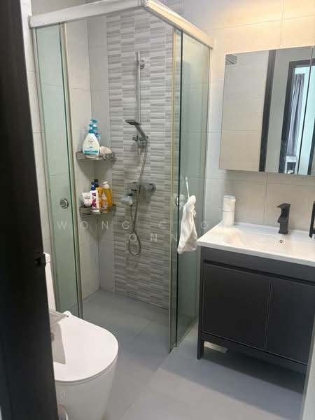 Springdale Condo Condominium For Sale at S$ 2,350,000 | PropertyGuru Singapore - Bathroom