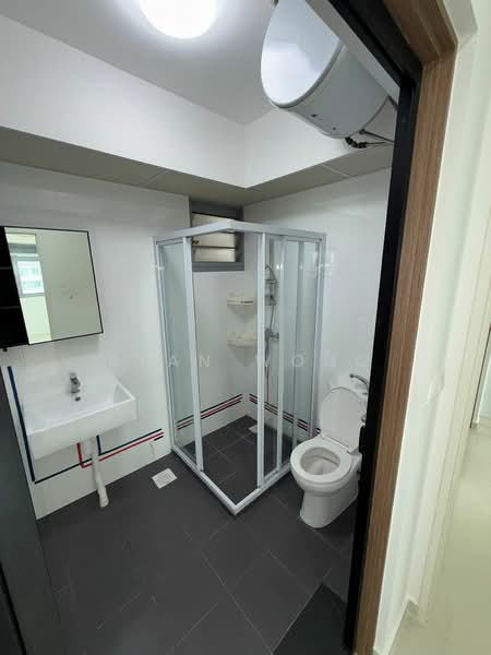 377A Hougang Street 32, 377A Hougang Street 32, 3 Bedrooms, 1,012 sqft, HDB Flat For Rent, by Ryan Wong, 500062527 - Bathroom - PropertyGuru.com.sg