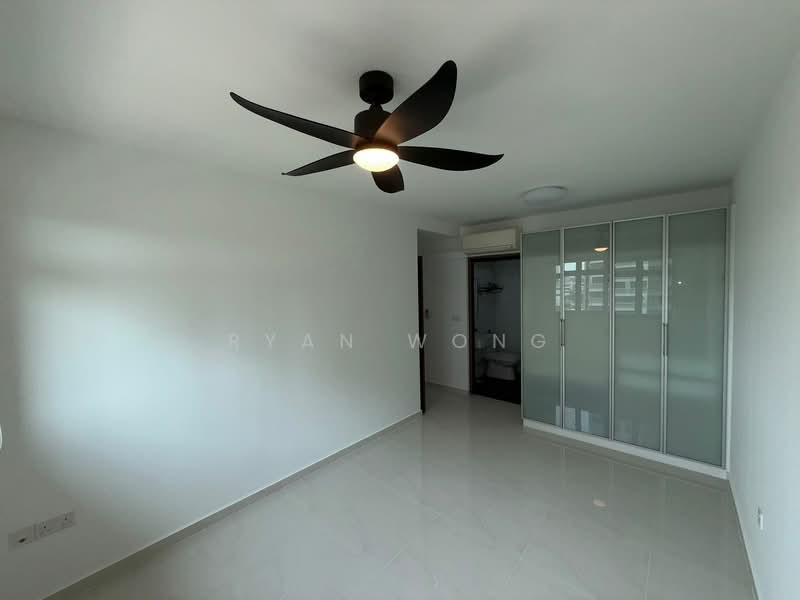 377A Hougang Street 32, 377A Hougang Street 32, 3 Bedrooms, 1,012 sqft, HDB Flat For Rent, by Ryan Wong, 500062527 - Master Bedroom - PropertyGuru.com.sg