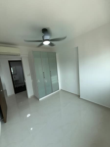 377A Hougang Street 32, 377A Hougang Street 32, 3 Bedrooms, 1,012 sqft, HDB Flat For Rent, by Ryan Wong, 500062527 - Bedroom - PropertyGuru.com.sg