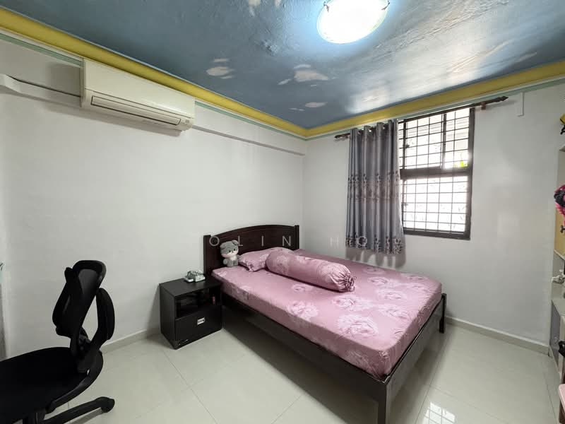 211 Boon Lay Place HDB Flat For Sale at S$ 398,000 | PropertyGuru Singapore - Bedroom