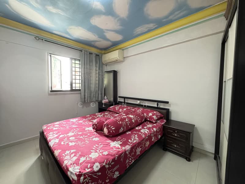211 Boon Lay Place HDB Flat For Sale at S$ 398,000 | PropertyGuru Singapore - Bedroom