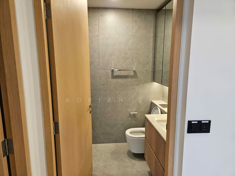 Peak Residence Condominium For Sale at S$ 3,100,000 | PropertyGuru Singapore - Bathroom