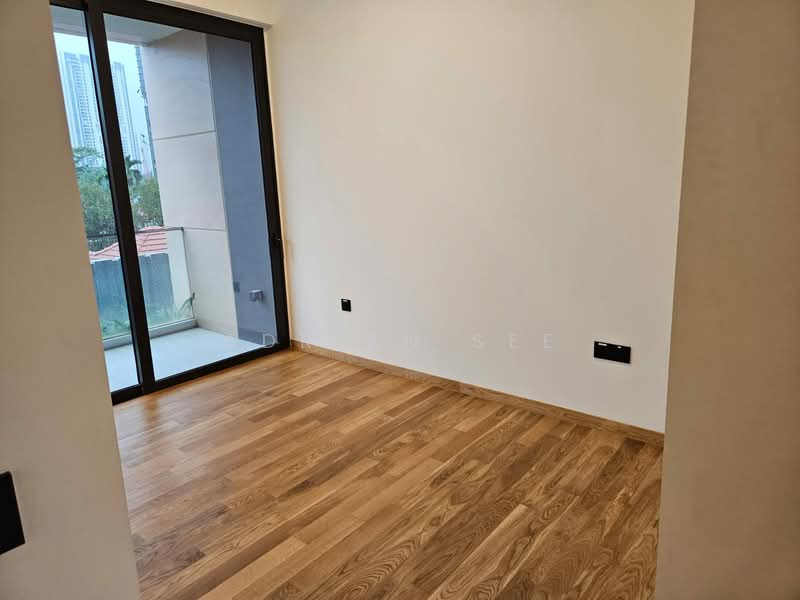 Peak Residence Condominium For Sale at S$ 3,100,000 | PropertyGuru Singapore - Balcony