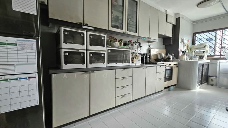 261 Tampines Street 21 HDB Flat For Sale at S$ 638,000 | PropertyGuru Singapore - Kitchen