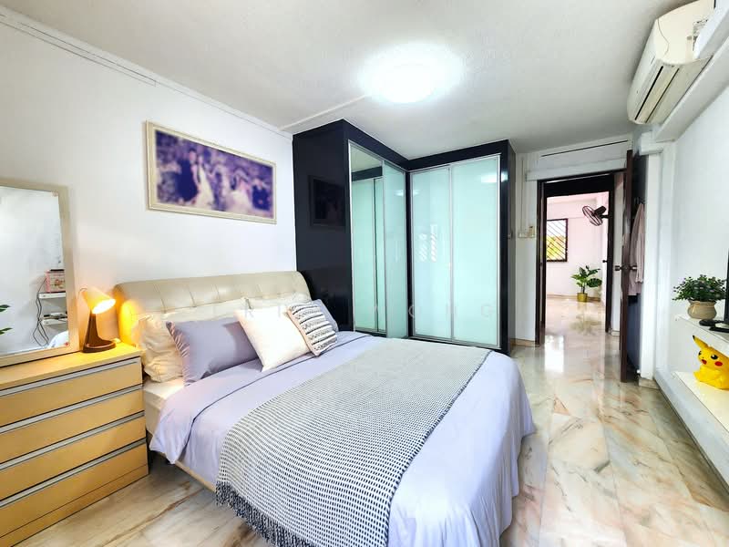 110 Bishan Street 12 HDB Flat For Sale at S$ 770,000 | PropertyGuru Singapore - Master Bedroom