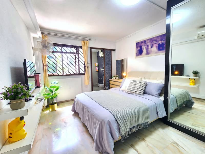 110 Bishan Street 12 HDB Flat For Sale at S$ 770,000 | PropertyGuru Singapore - Master Bedroom