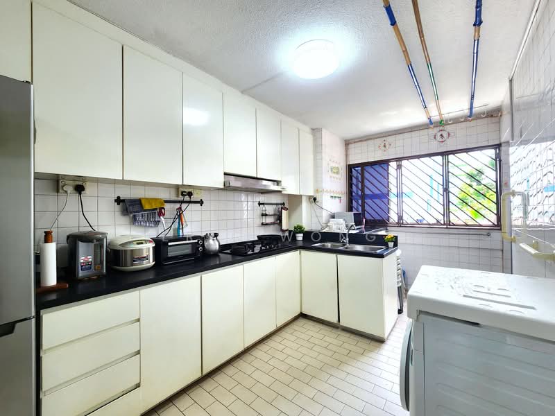 110 Bishan Street 12 HDB Flat For Sale at S$ 770,000 | PropertyGuru Singapore - Kitchen
