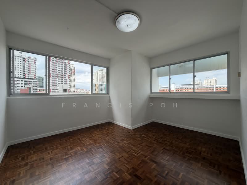 179 Toa Payoh Central HDB Flat For Sale at S$ 650,000 | PropertyGuru Singapore - Bedroom 2