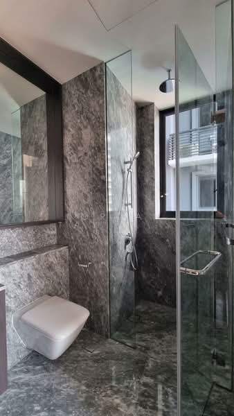Sky Everton Condominium For Sale at S$ 1,850,000 | PropertyGuru Singapore - Bathroom