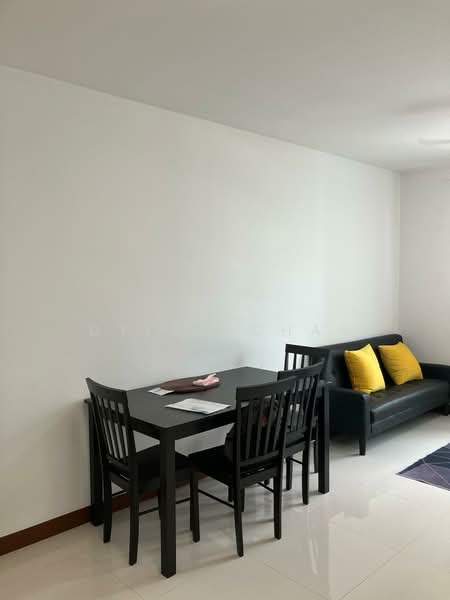 96A Henderson Road HDB Flat For Sale at S$ 1,030,000 | PropertyGuru Singapore - Living Room