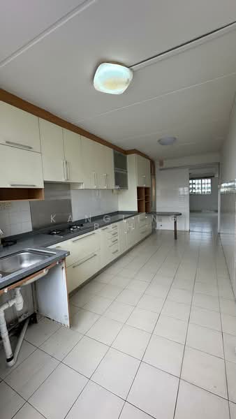 150 Simei Street 1 HDB Flat For Sale at S$ 750,000 | PropertyGuru Singapore - Kitchen