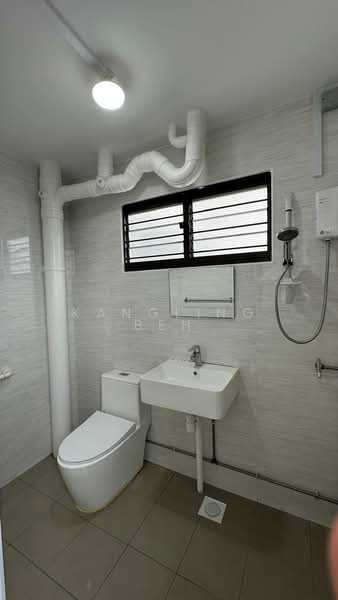 150 Simei Street 1 HDB Flat For Sale at S$ 750,000 | PropertyGuru Singapore - Bathroom