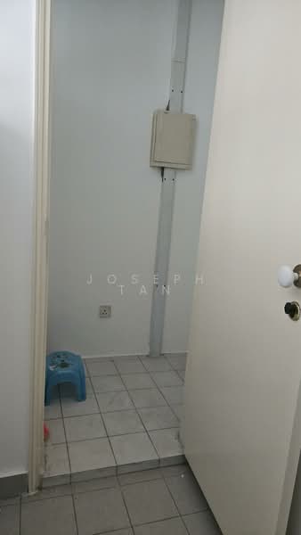 West Bay Condo, 60 West Coast Crescent, Studio, 871 sqft, Condominium For Rent, by Joseph Tan, 500062580 - Store room - PropertyGuru.com.sg