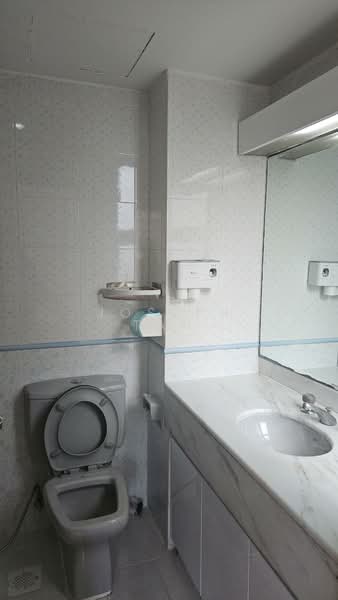 West Bay Condo, 60 West Coast Crescent, Studio, 871 sqft, Condominium For Rent, by Joseph Tan, 500062580 - Bathroom - PropertyGuru.com.sg