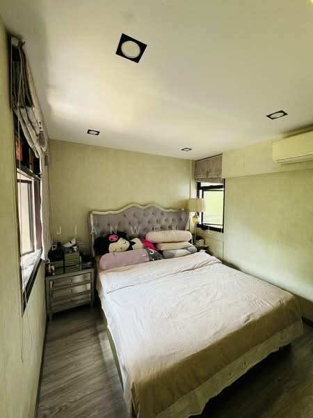 179 Lompang Road HDB Flat For Sale at S$ 818,000 | PropertyGuru Singapore - Bedroom