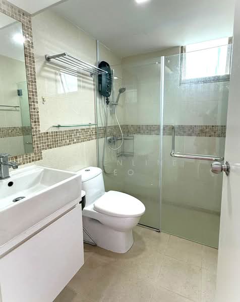 Orchid Park Condominium, 81 Yishun Street 81, 3 Bedrooms, 1,249 sqft, Condominium For Rent, by Carenline Yeo, 500062610 - Bathroom - PropertyGuru.com.sg