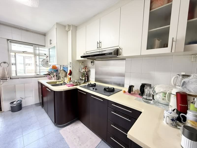 643 Ang Mo Kio Avenue 5 HDB Flat For Sale at S$ 460,000 | PropertyGuru Singapore - Kitchen