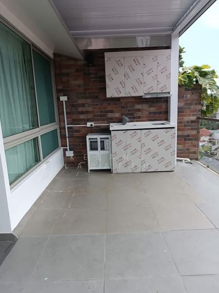 Loft@Holland, 151 Holland Road, Studio, 480 sqft, Condominium For Rent, by Kesang Labattu, 500062640 - Covered Outdoor Kitchen with Ziptrack - PropertyGuru.com.sg