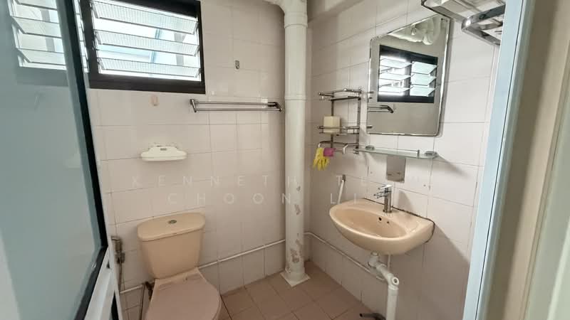 660 Woodlands Ring Road, 660 Woodlands Ring Road, Room Rental, 120 sqft, HDB Flat For Rent, by Kenneth Teiw Choon Lin, 500062643 - Bathroom - PropertyGuru.com.sg