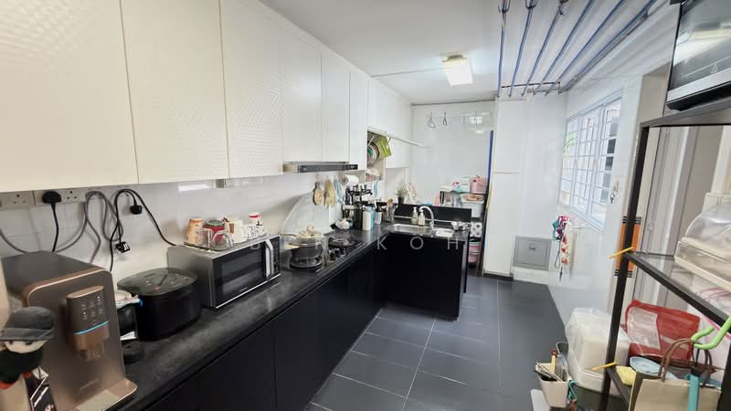 785 Yishun Avenue 2 HDB Flat For Sale at S$ 512,000 | PropertyGuru Singapore - Kitchen