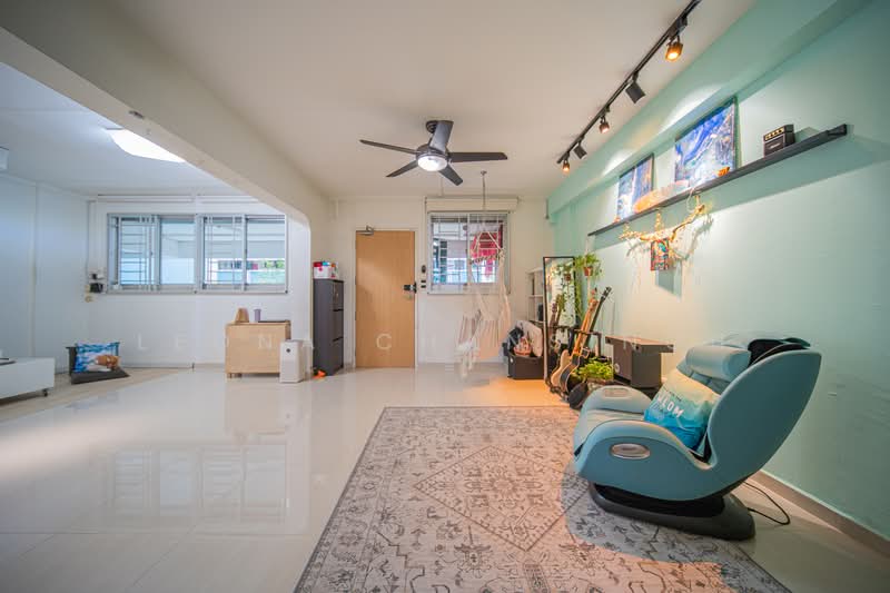 439 Fajar Road HDB Flat For Sale at S$ 538,000 | PropertyGuru Singapore - Living Room