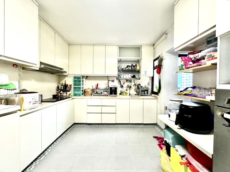 513 Jelapang Road HDB Flat For Sale at S$ 980,000 | PropertyGuru Singapore - Kitchen