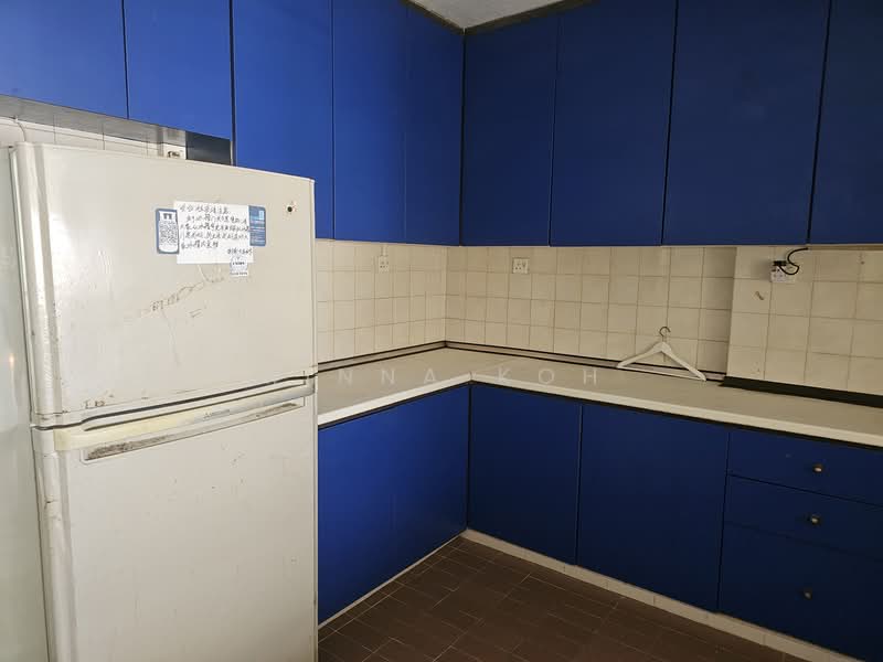 Ivory Heights Condominium For Sale at S$ 1,900,000 | PropertyGuru Singapore - Kitchen