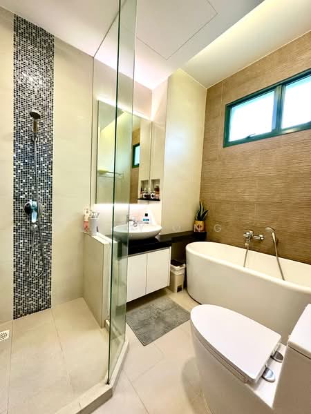 Signature Park Condominium For Sale at S$ 1,780,000 | PropertyGuru Singapore - Bathroom