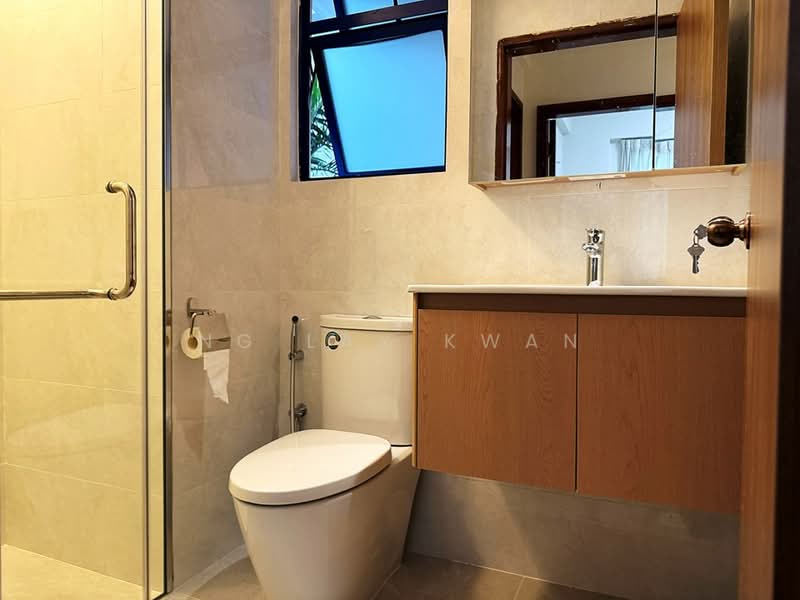 21 Shelford, , 2 Bedrooms, 872 sqft, Condominium For Rent, by Ng Lay Kwan, 500062686 - Bathroom - PropertyGuru.com.sg