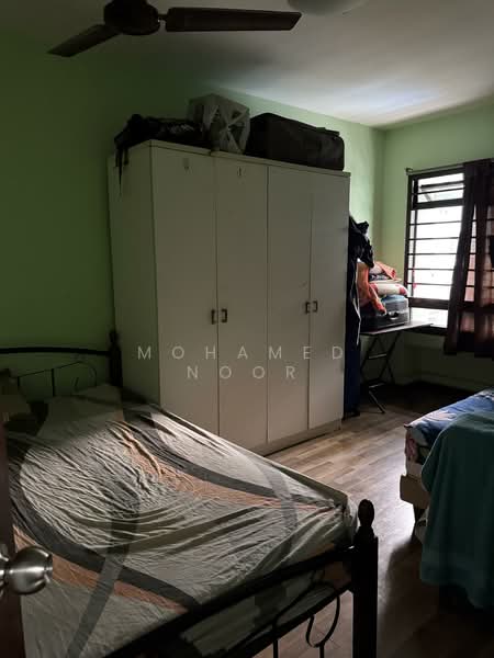 633 Jurong West Street 65 HDB Flat For Sale at S$ 680,000 | PropertyGuru Singapore - Bedroom