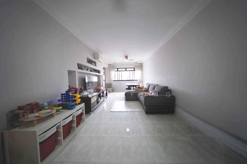 324A Sengkang East Way HDB Flat For Sale at S$ 680,000 | PropertyGuru Singapore - Living Room