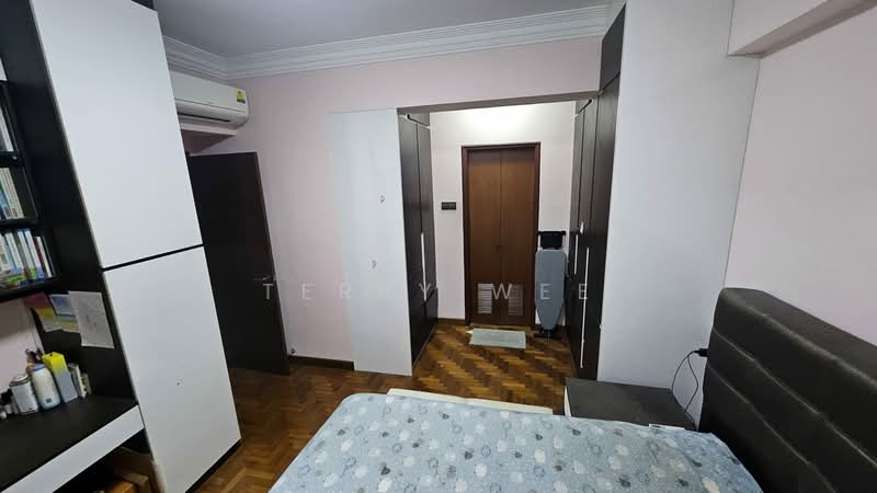 Castle Green Condominium For Sale at S$ 1,700,000 | PropertyGuru Singapore - Bedroom