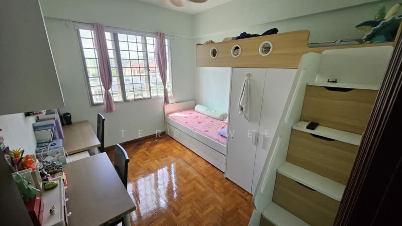 Castle Green Condominium For Sale at S$ 1,700,000 | PropertyGuru Singapore - Bedroom