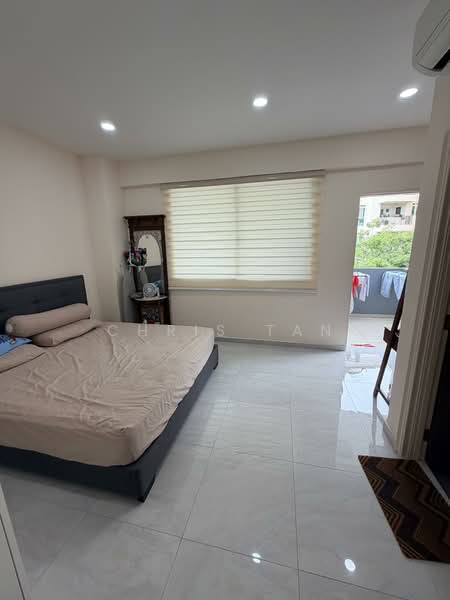 Liria Terrace, Mariam Way, 5 Bedrooms, 3,020 sqft, Terraced House For Sale, by Chris Tan, 500062719 - Bedroom - PropertyGuru.com.sg