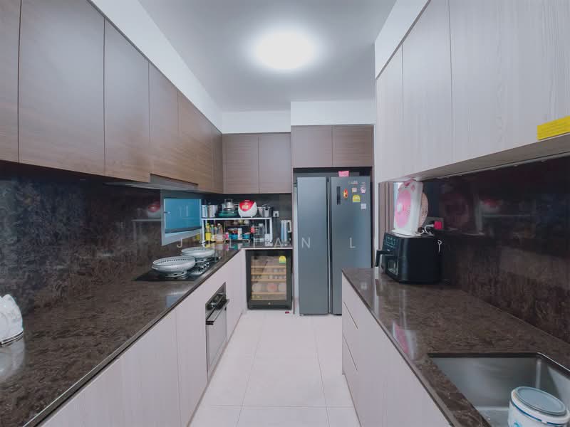 Parc Clematis Condominium For Sale at S$ 4,000,000 | PropertyGuru Singapore - Kitchen