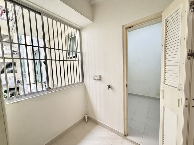 The Raintree, 89 Bukit Drive, 3 Bedrooms, 1,270 sqft, Condominium For Rent, by Kyean Lim, 500062733 - Balcony - PropertyGuru.com.sg