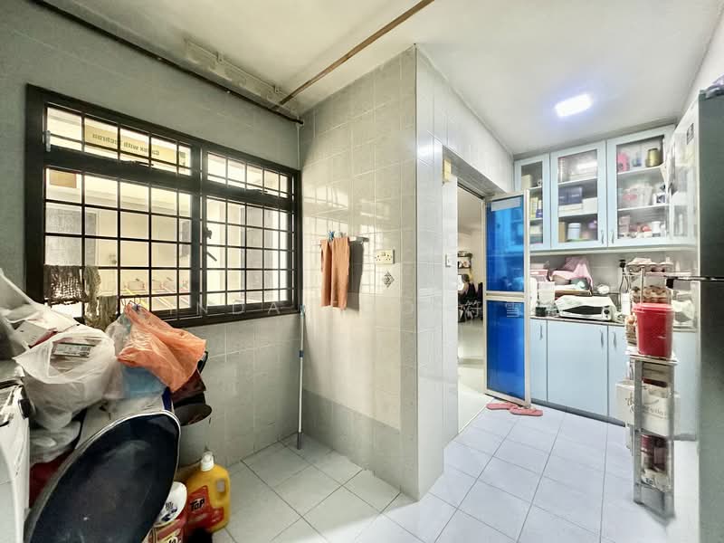 657A Jurong West Street 65 HDB Flat For Sale at S$ 599,000 | PropertyGuru Singapore - Kitchen (Actual Unit)