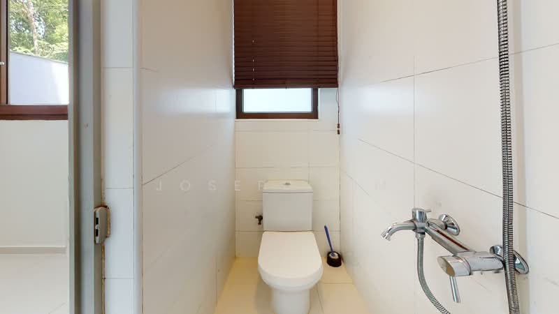 Bungalows at Caldecott, Thomson Road, 7 Bedrooms, 6,100 sqft, Bungalow House For Rent, by Joseph Lim, 500062746 - Bathroom - PropertyGuru.com.sg