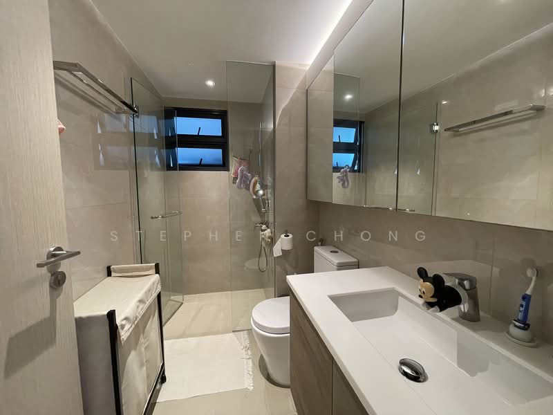 Treasure at Tampines Condominium For Sale at S$ 1,860,000 | PropertyGuru Singapore - Common Bath