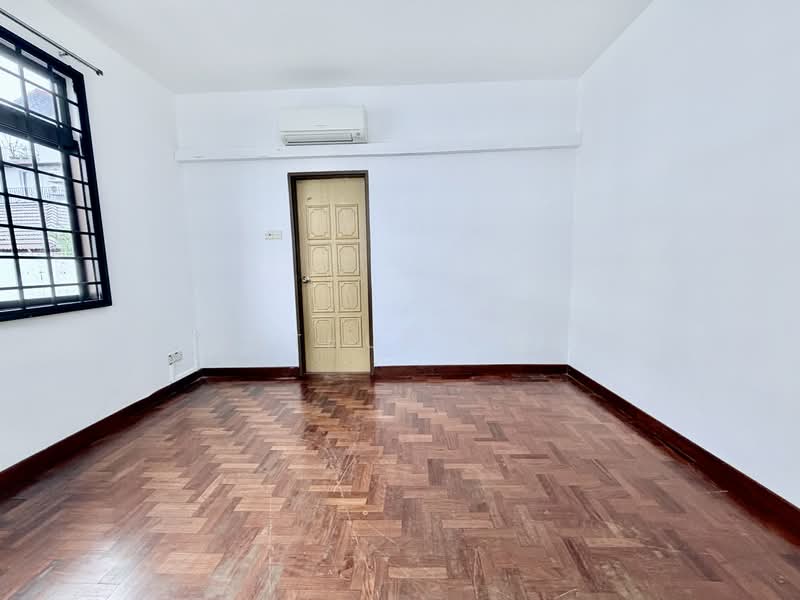 Kembangan Estate Bungalow Detached House For Sale at S$ 7,800,000 | PropertyGuru Singapore - Interior